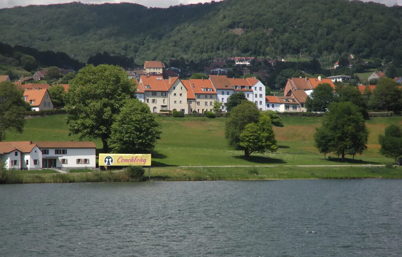 Cholet et son lac, capitale des Mauges en Maine-et-Loire